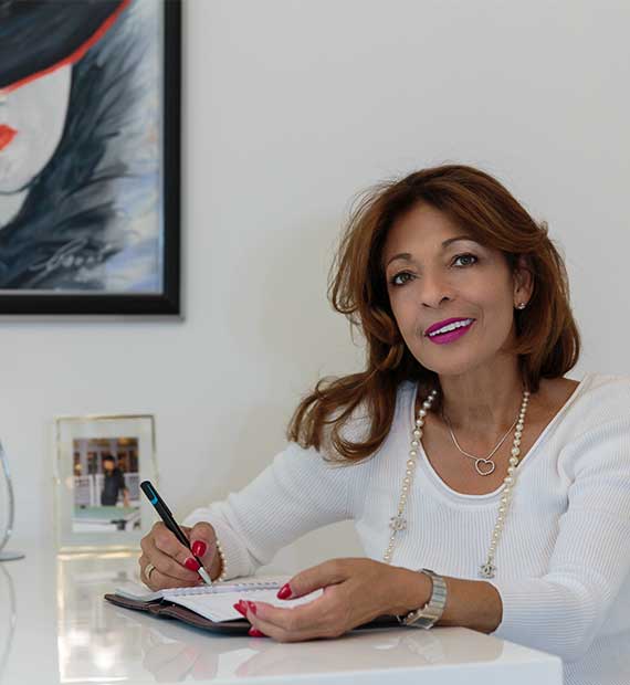 Nadine Naumes, France Beauté Kosmetik St. Emmeram